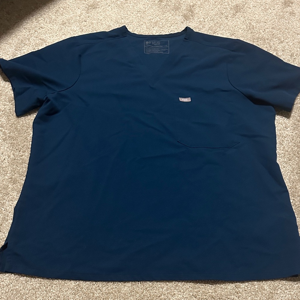 Figs scrub top